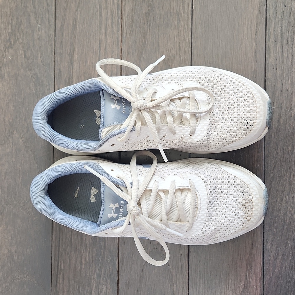Under Armour Surge Running Shoes White with Blue accents